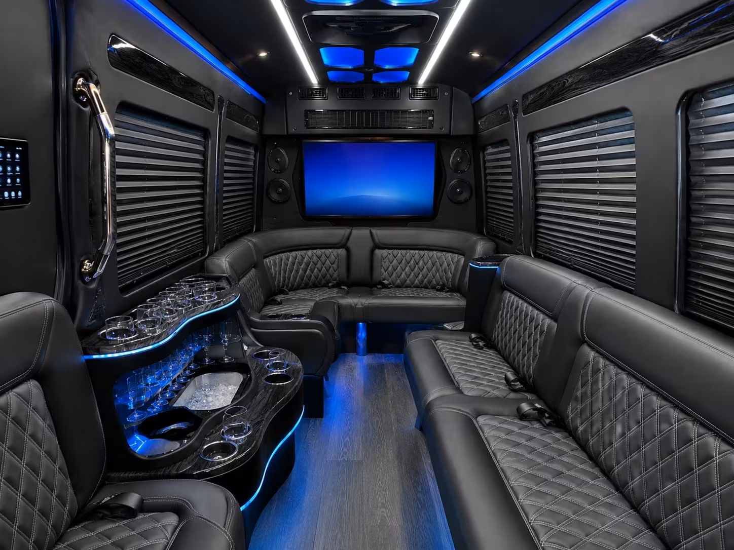 corporate airport transportation in roanoke for business groups