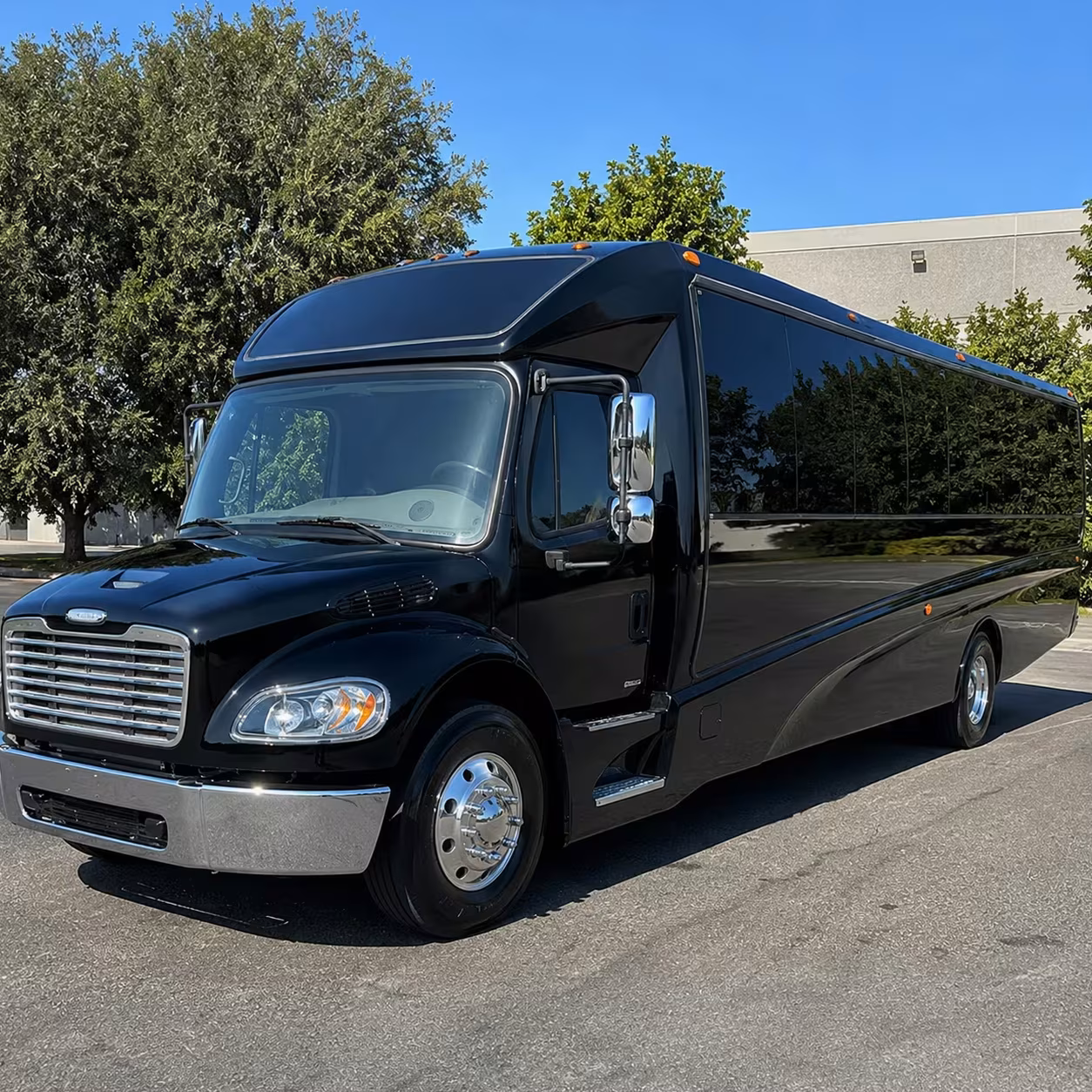 roanoke 35 passenger minibus rental