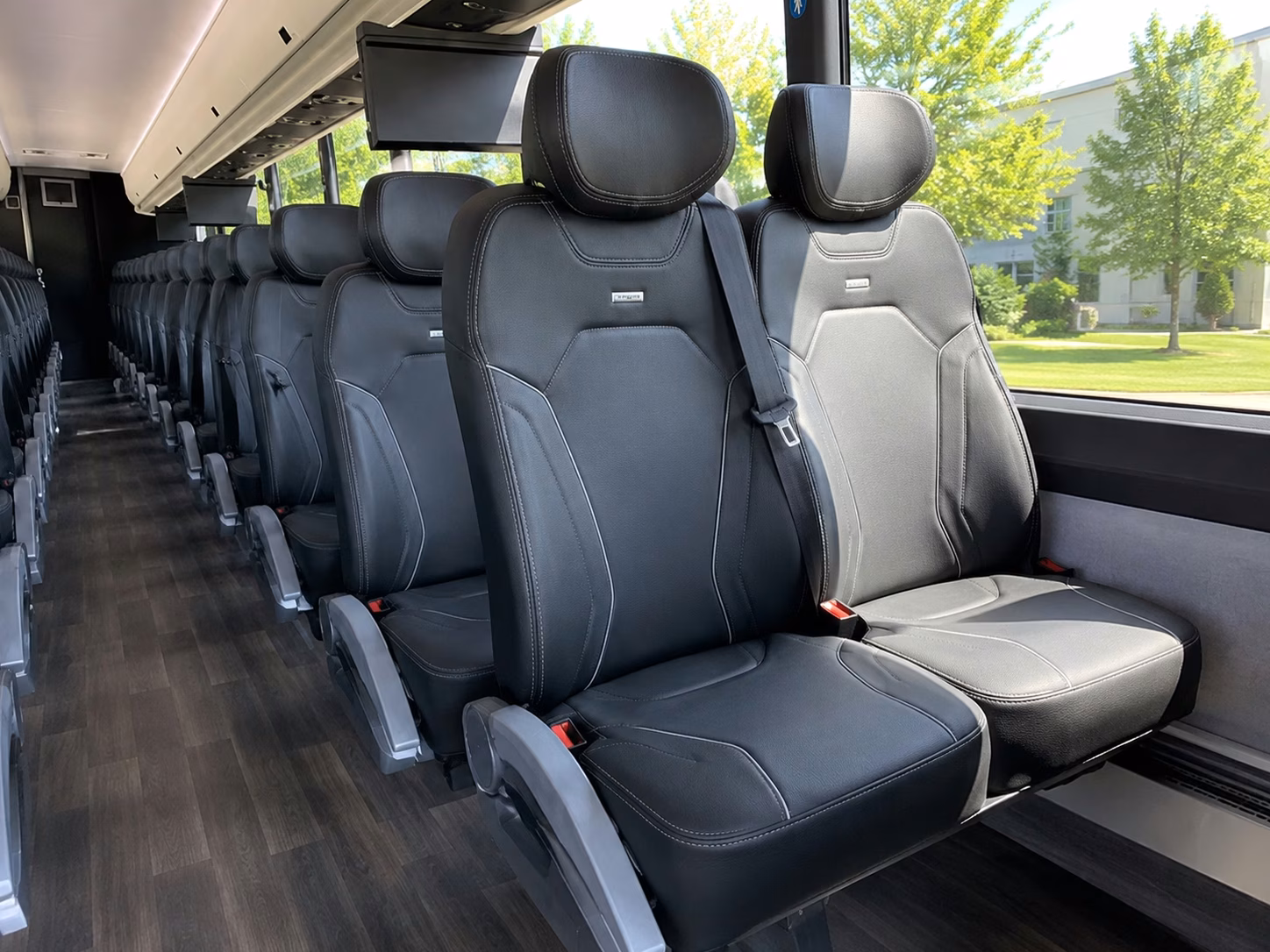 roanoke charter bus rentals for corporate retreats and offsites