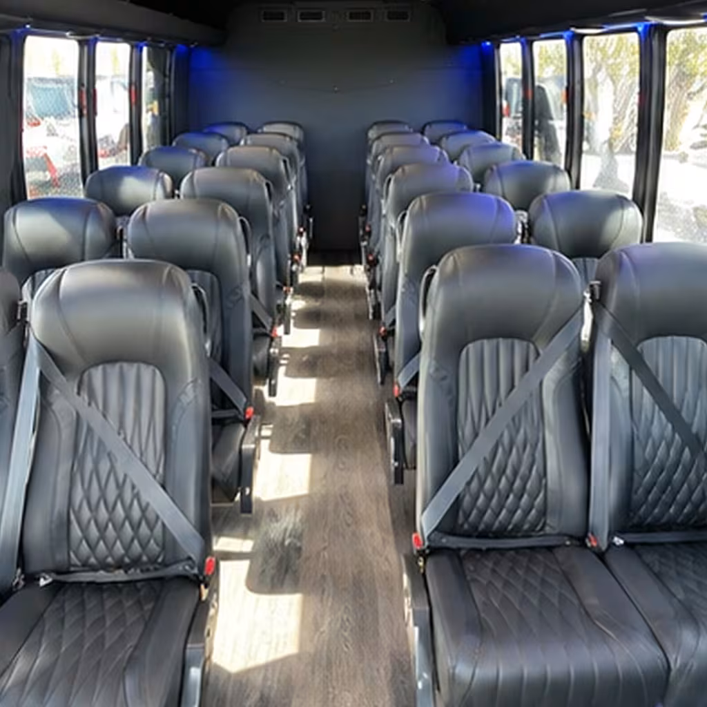 roanoke minibus rentals for salem ridgeyaks baseball games